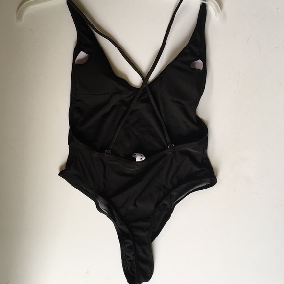 cheeky mesh one piece - Picture 7 of 8